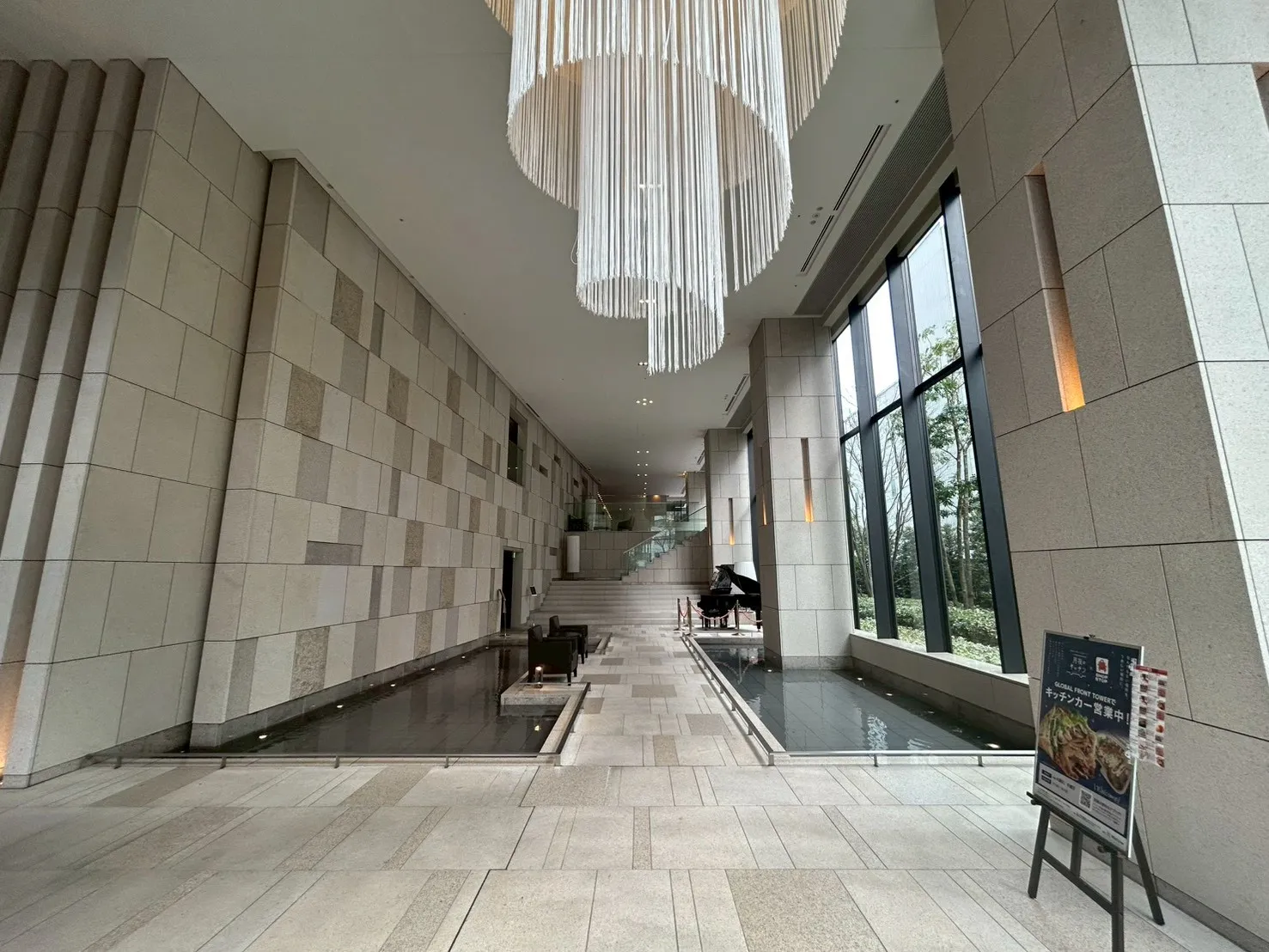 GLOBAL FRONT TOWER エントランスホール