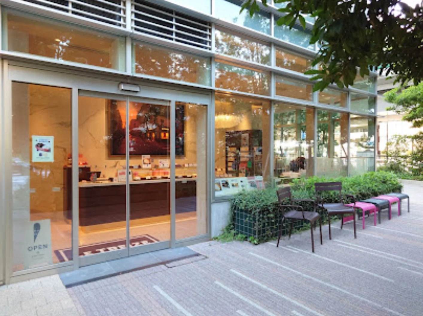 LE TREIZE(ルトレーズ)の店舗外観